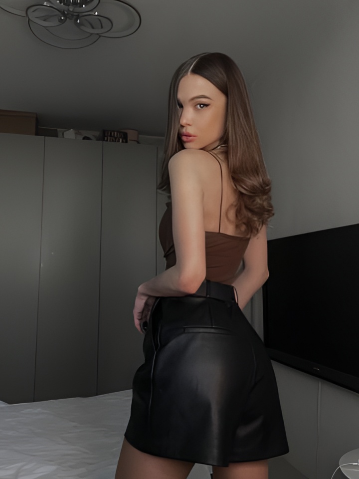 Лаура привлекальеная девушка из Красногвардейска цена от 10000 руб