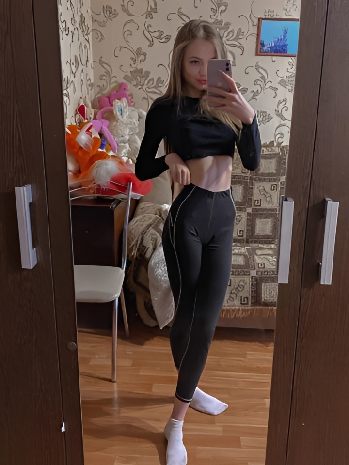 Леночка привлекальеная девушка из Красногвардейска цена от 3000 руб