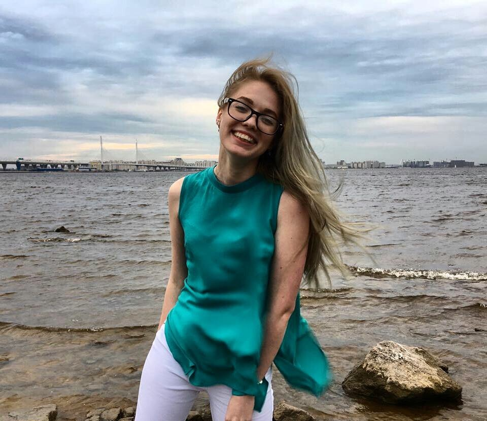 Света привлекальеная девушка из Красногвардейска цена от 3500 руб