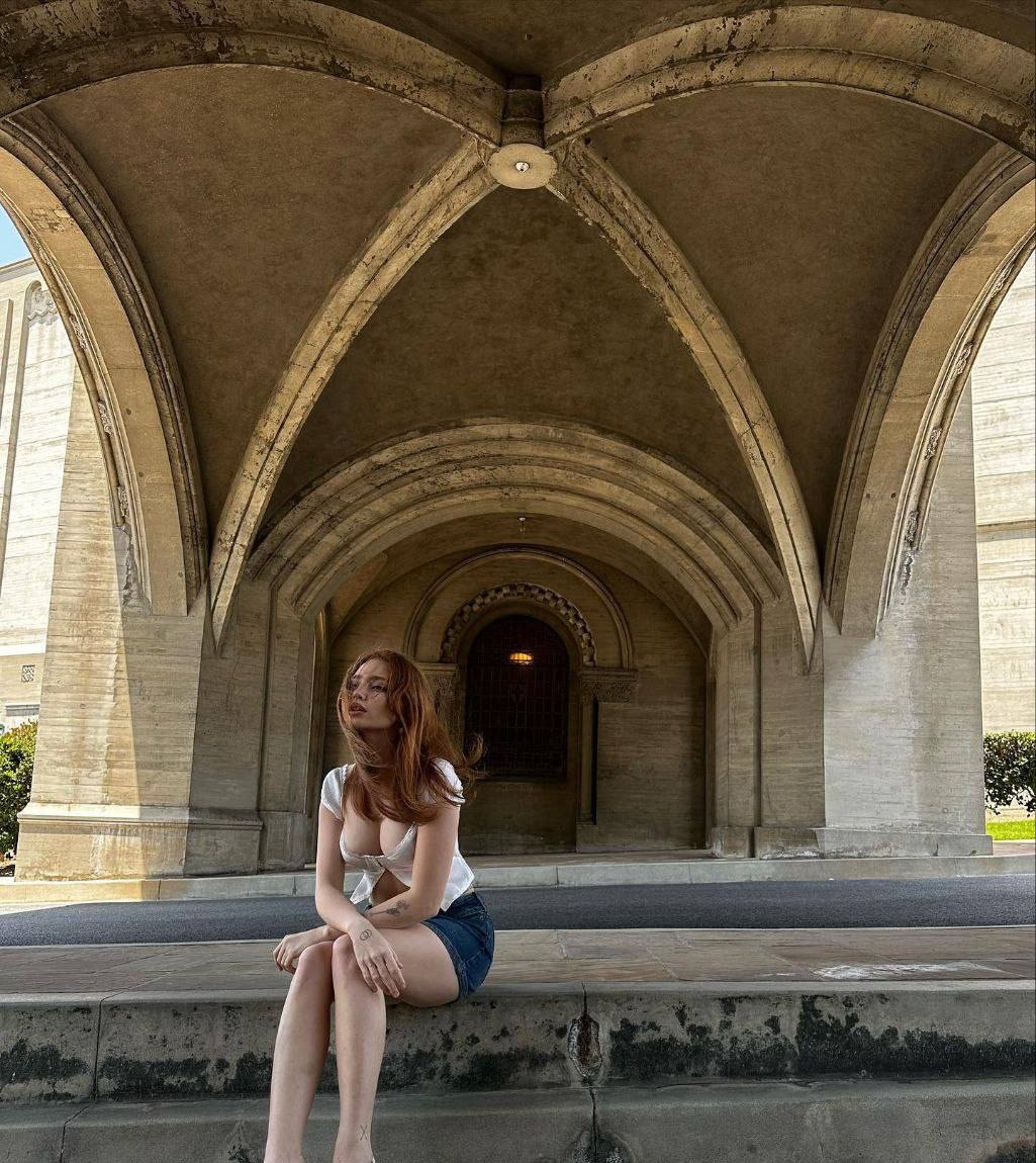 Александра привлекальеная девушка из Красногвардейска цена от 3000 руб