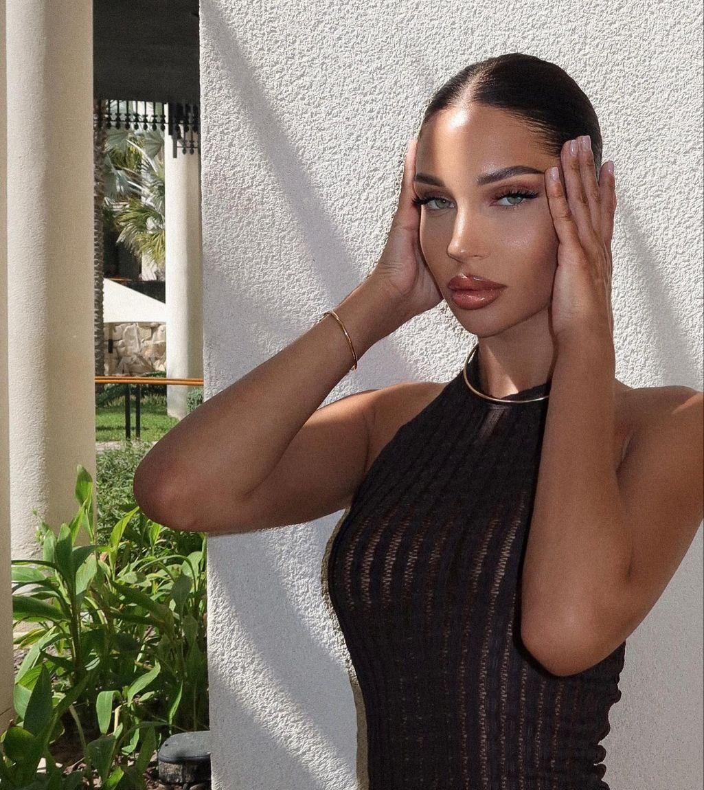 Марианна привлекальеная девушка из Красногвардейска цена от 4000 руб