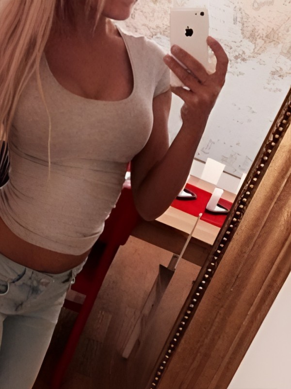 Юлия привлекательная девушка из Красногвардейска цена от 1500 руб