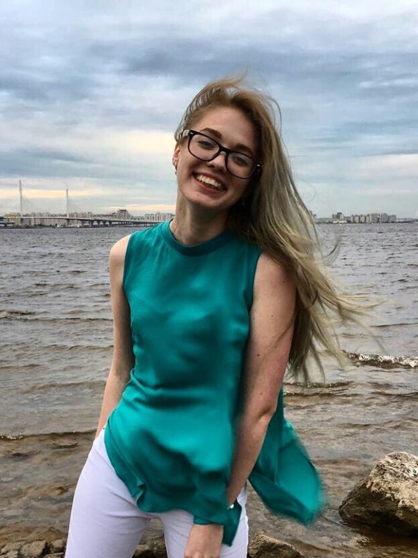 Света привлекательная девушка из Красногвардейска цена от 3500 руб