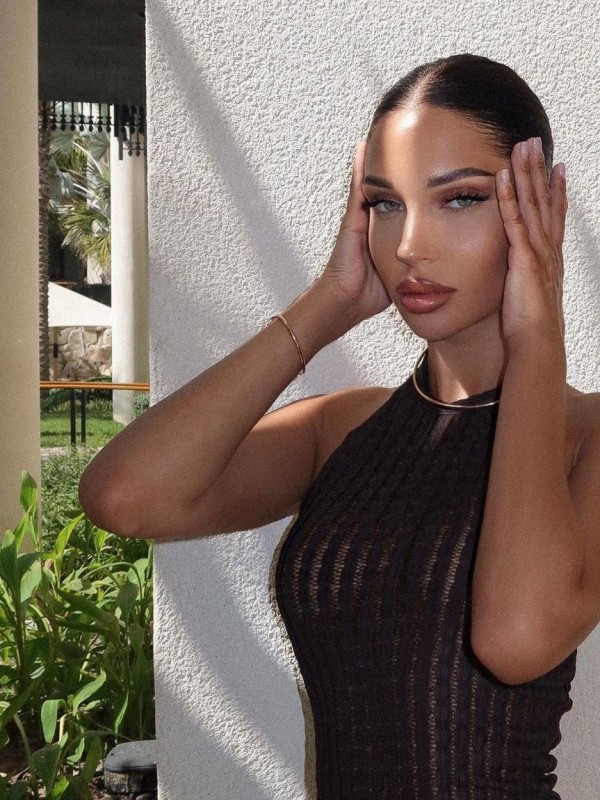 Марианна привлекательная девушка из Красногвардейска цена от 4000 руб