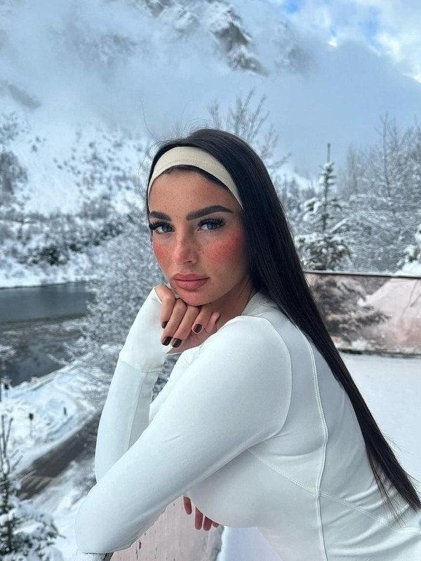 Миланка привлекательная девушка из Красногвардейска цена от 7000 руб